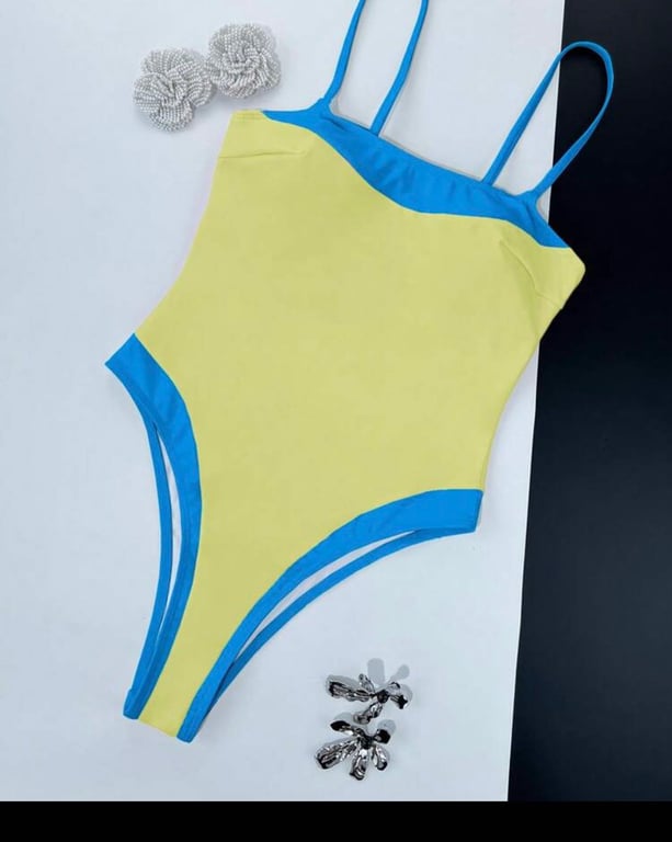 Bikini vàng suit
