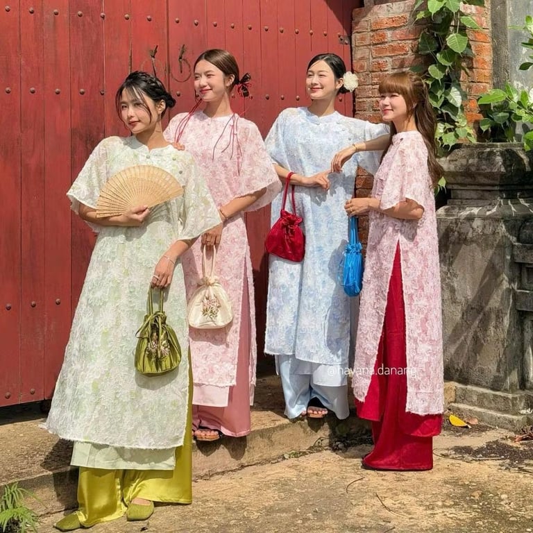 AD HVN Di Giai - hồng lót đỏ