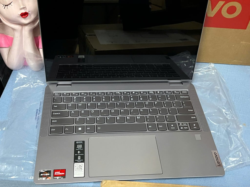 Laptop Lenovo IdeaPad Flex 5 14ABR8 82XX00FWVN