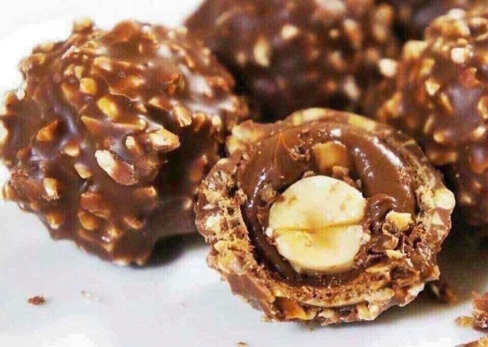 Socola tháp FERRERO ROCHER