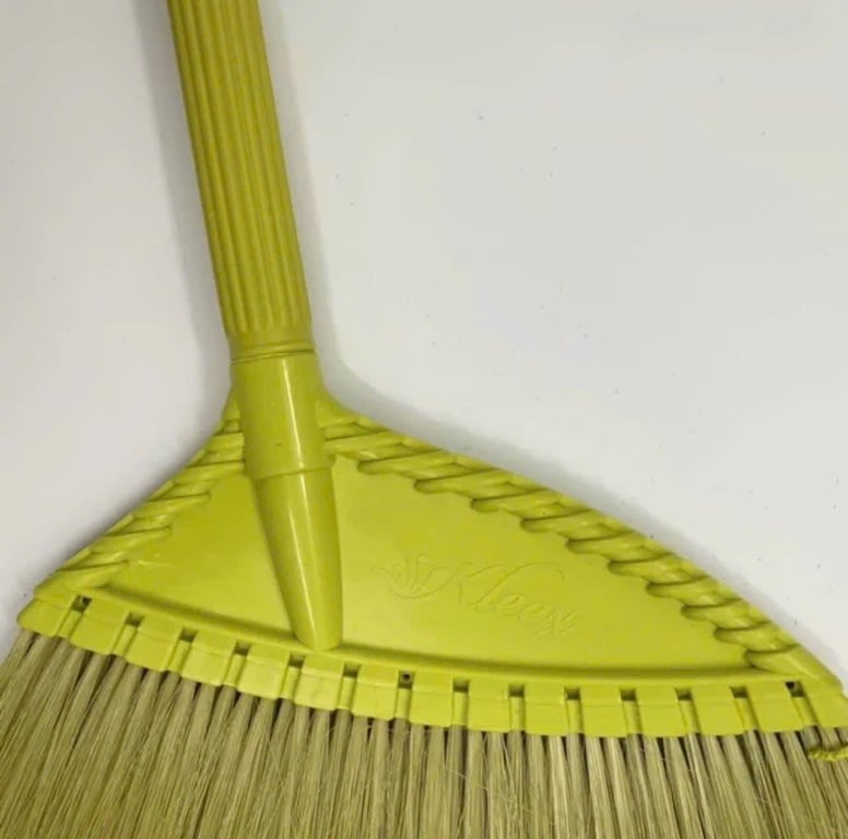 chổi quét nhà cước