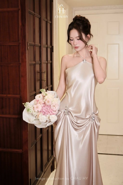 Đầm lụa yếm phale