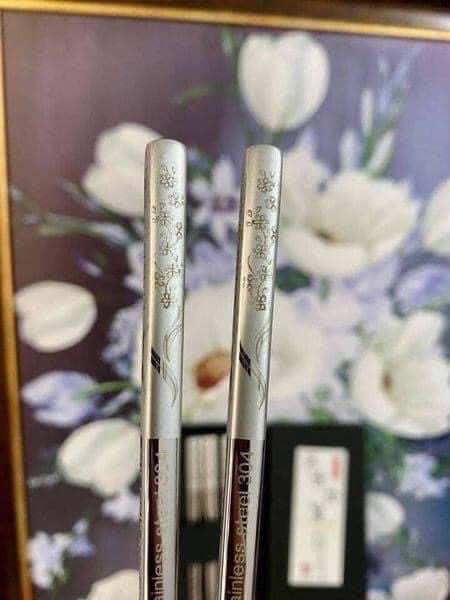 Set 5 đôi đũa inox 304 đặc ruột Japan mẫu hoa văn màu bạc ST1190