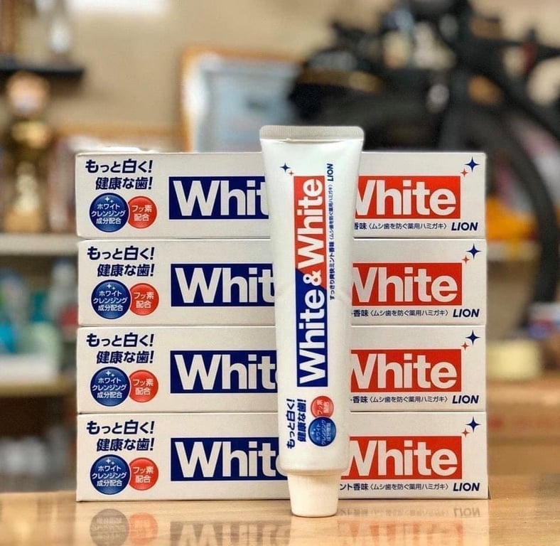 Kem đánh răng White & White Nhật Bản