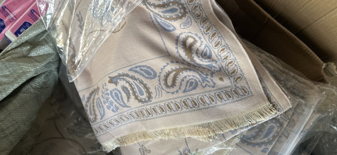 KHĂN CAO CẤP LƯU DIỆC PHI