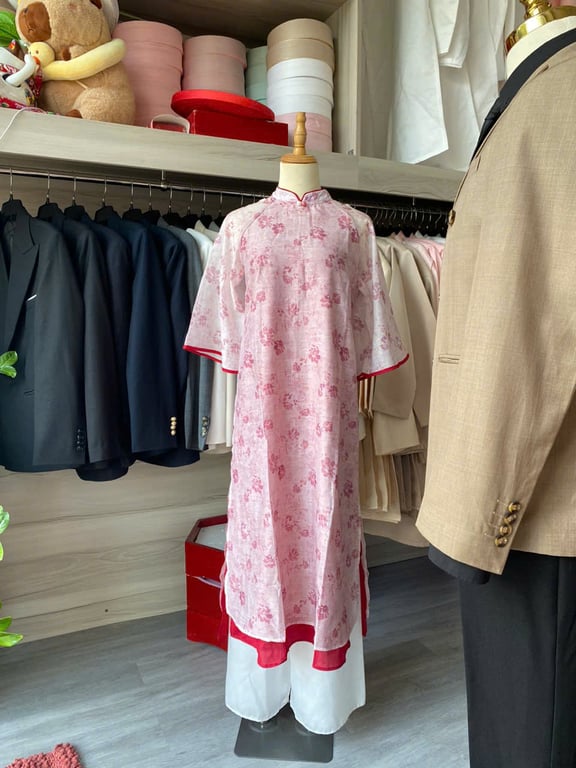 Áo dài voan tơ hồng viền đỏ