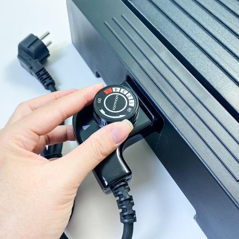 Vỉ nướng điện LocknLock EJG236BLK