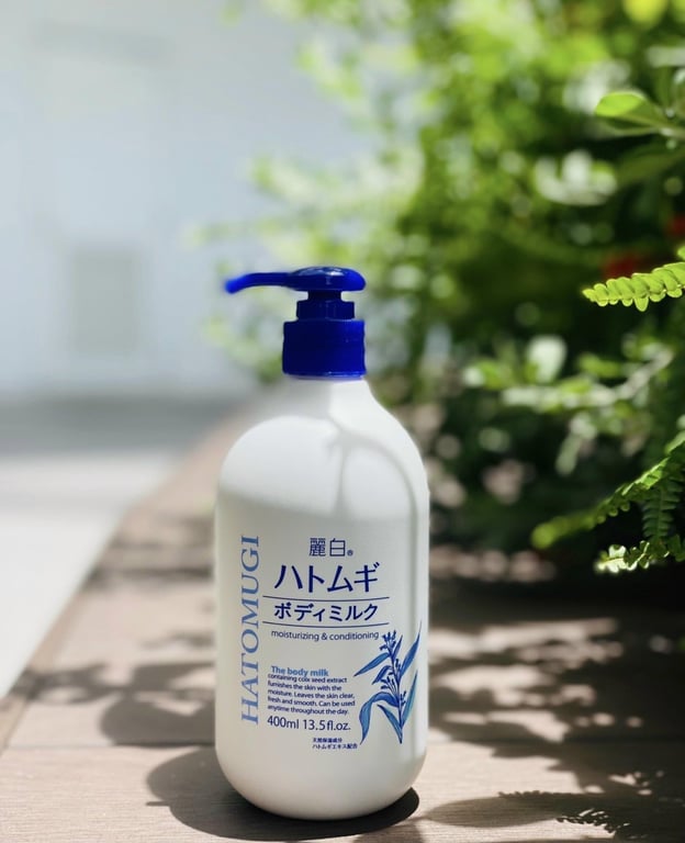 SỮA DƯỠNG THỂ LÀM TRẮNG DA HATOMUGI BODY MILK 400ML