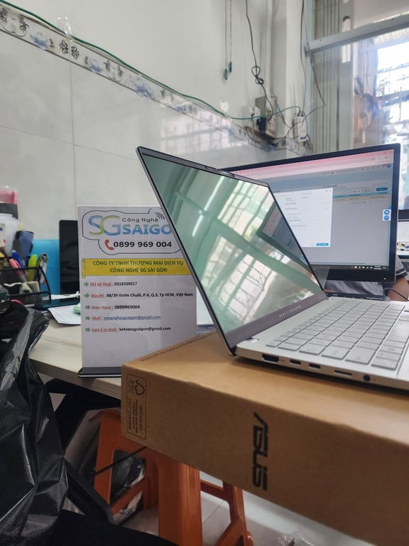 Laptop Asus Vivobook S 14 OLED M5406NA R5 7535HS/16GB/512GB/120Hz/Win11 (PP074W)