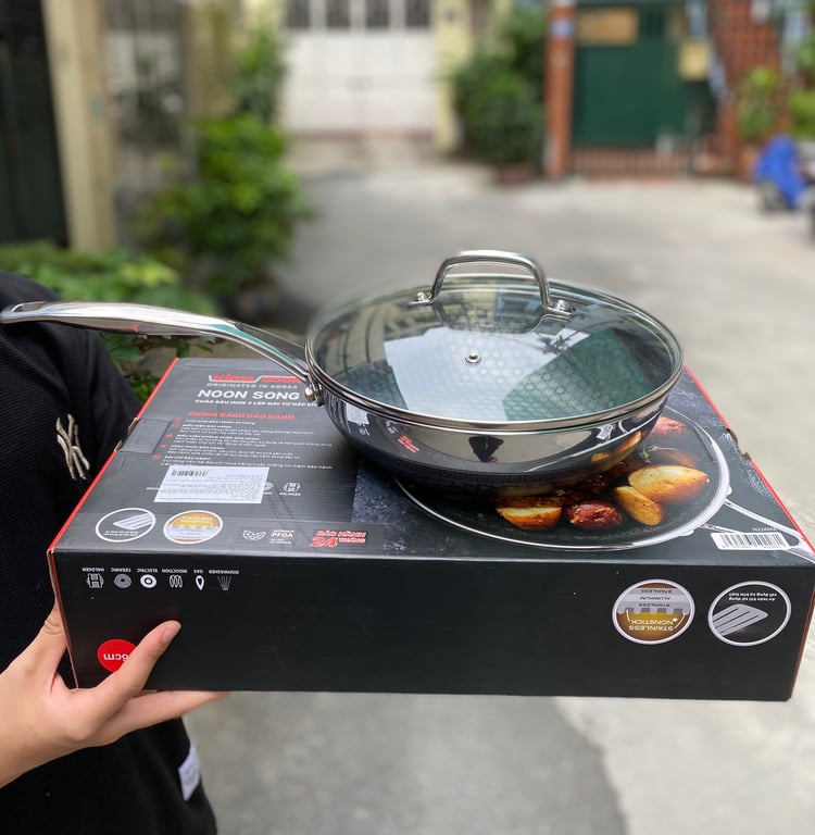 CHẢO SÂU NOON SONG INOX 3 LỚP ĐÁY TỪ NẮP KÍNH CHỐNG DÍNH 2 MẶT KIMS COOK 26cm