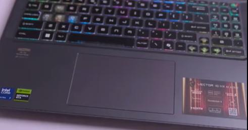 Laptop MSI Vector 16 HX AI A2XWIG-062VN