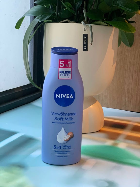 Dưỡng thể Nivea Soft Milk 400ml