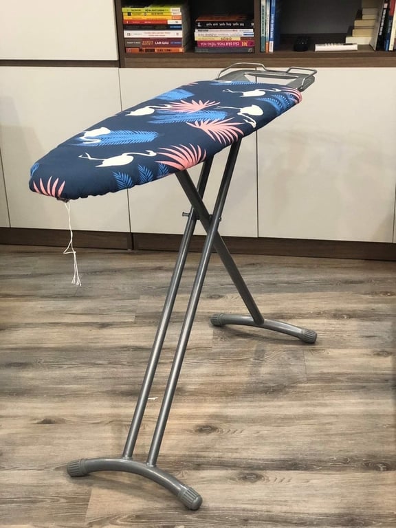 Cầu là ủi quần áo dạng đứng Lebenlang LBB363