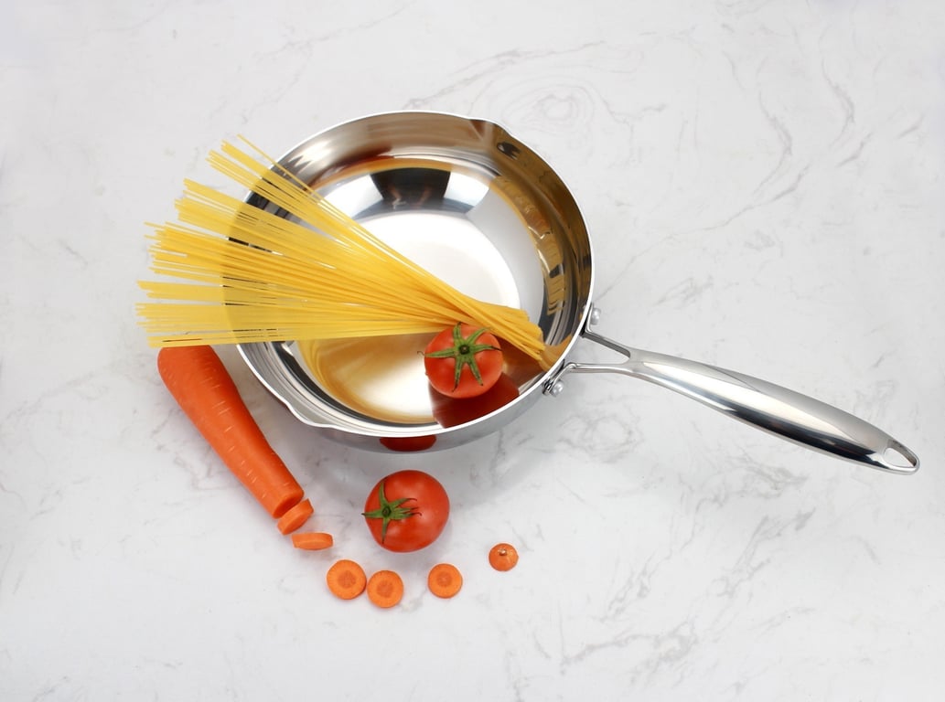 CHẢO INOX ĐÚC LIỀN KHỐI CÓ MIỆNG RÓT KALPEN ZENGER  size 24-26