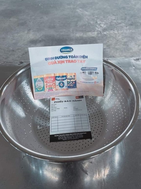 Một chiếc rổ inox five star