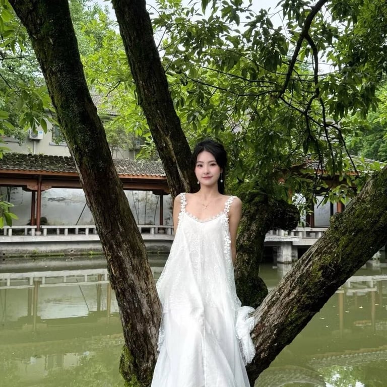 Váy trắng 2 dây ren lưới - freesize
