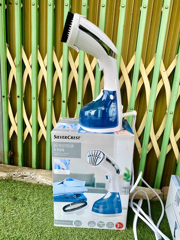 𝐁𝐀̀𝐍 𝐋𝐀̀ 𝐇𝐎̛𝐈 𝐍𝐔̛𝐎̛́𝐂 𝐂𝐀̂̀𝐌 𝐓𝐀𝐘 𝐒𝐈𝐋𝐕𝐄𝐑𝐂𝐑𝐄𝐒𝐓