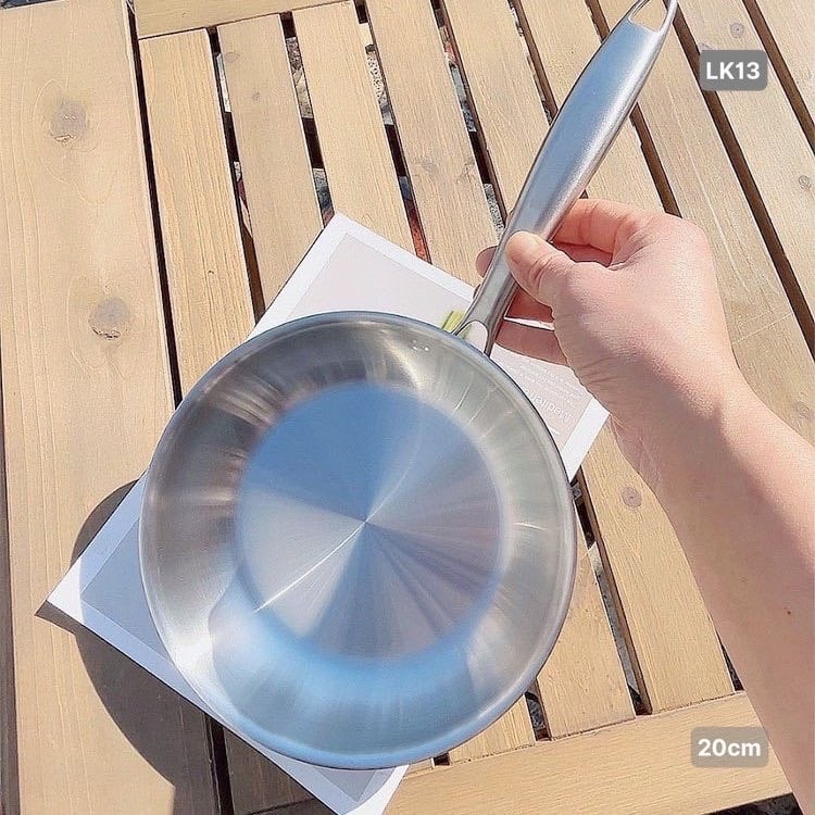 Chảo Lunkai cạn lòng size 20cm LK13. Độ dày 2.9mm