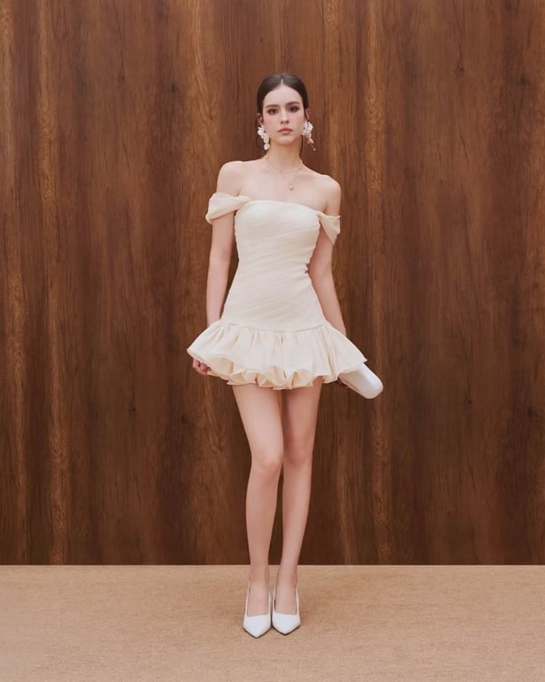 Đầm kem mini trễ vai tùng xoè bồng brand Those Studio