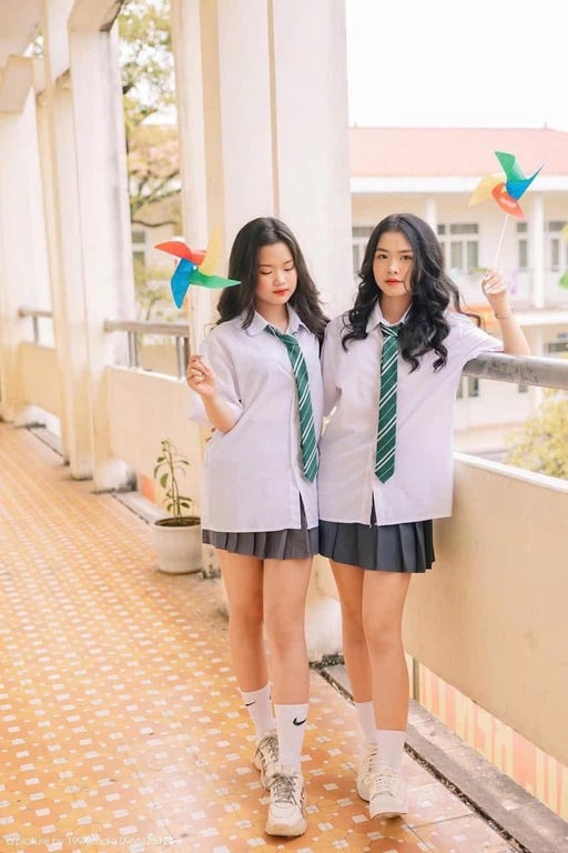 Set thanh xuân kèm nơ (cà vạt)