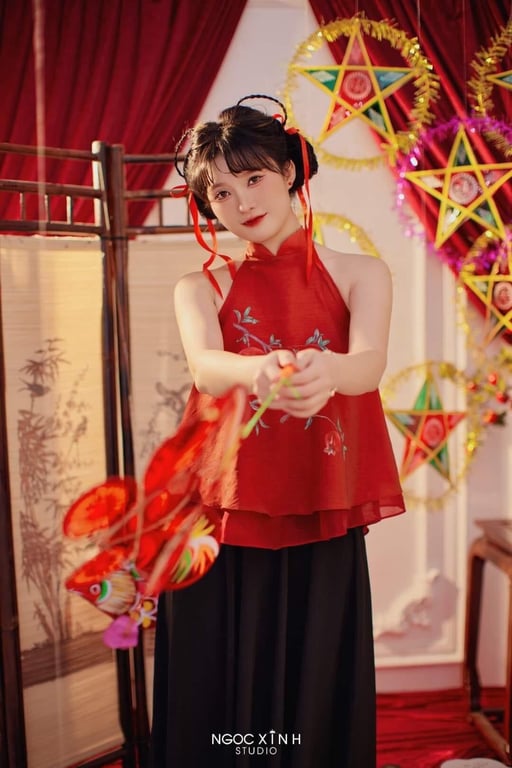 Set yếm lựu lụa đỏ