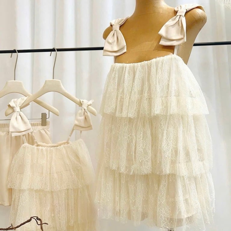 Váy ren tầng nơ vai
