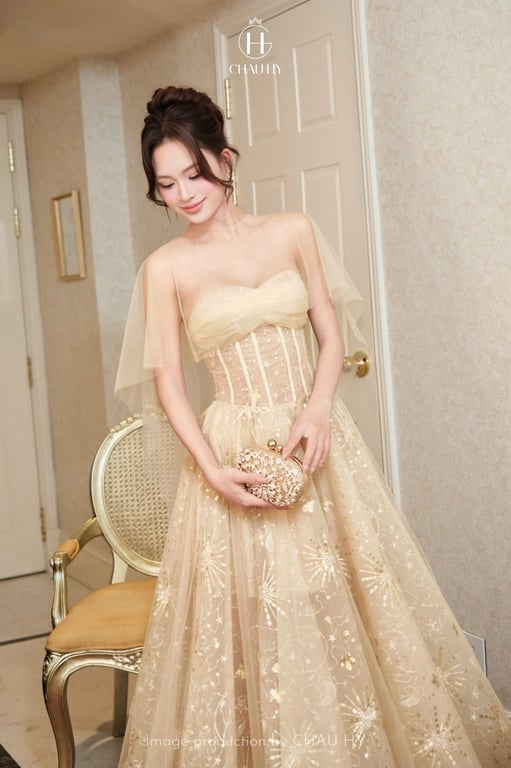 Váy voan be dài đi tiệc Châu Hy