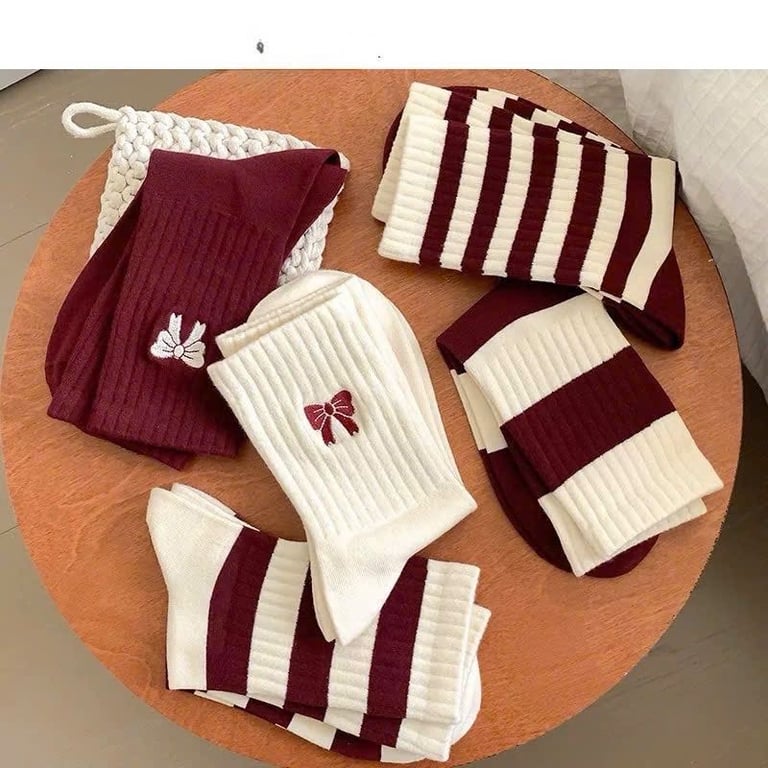 Set 10 đôi Tất đỏ cổ cao siêu xinh