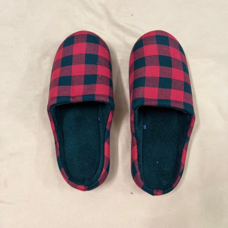 Dép đi trong nhà hàng xuất Uniqlo