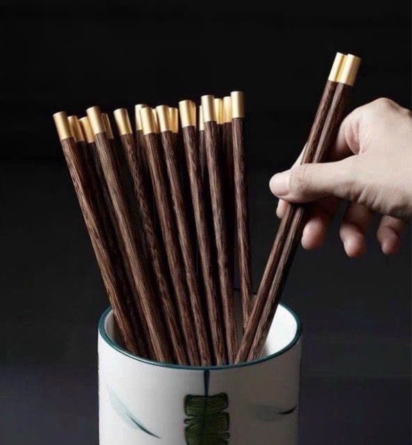 Hộp 10 đôi đũa gỗ cánh gà bọc đồng cao cấp