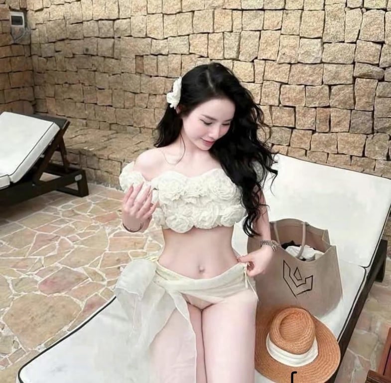 Set bikini áo hoa màu be