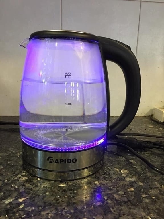 Ấm siêu tốc thuỷ tinh Rapido 1,8L RK1818