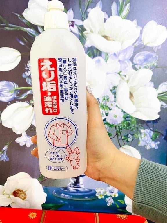 Chai nước tẩy trắng vùng cổ, tay áo KOSE 500ml