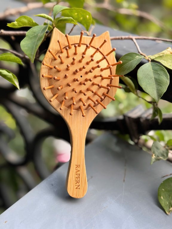 LƯỢC ĐỆM KHÍ MASSAGE DA ĐẦU – RAPERN NC269