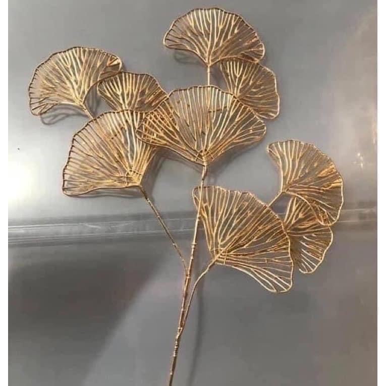 Cành táo vàng - rẻ quạt vàng