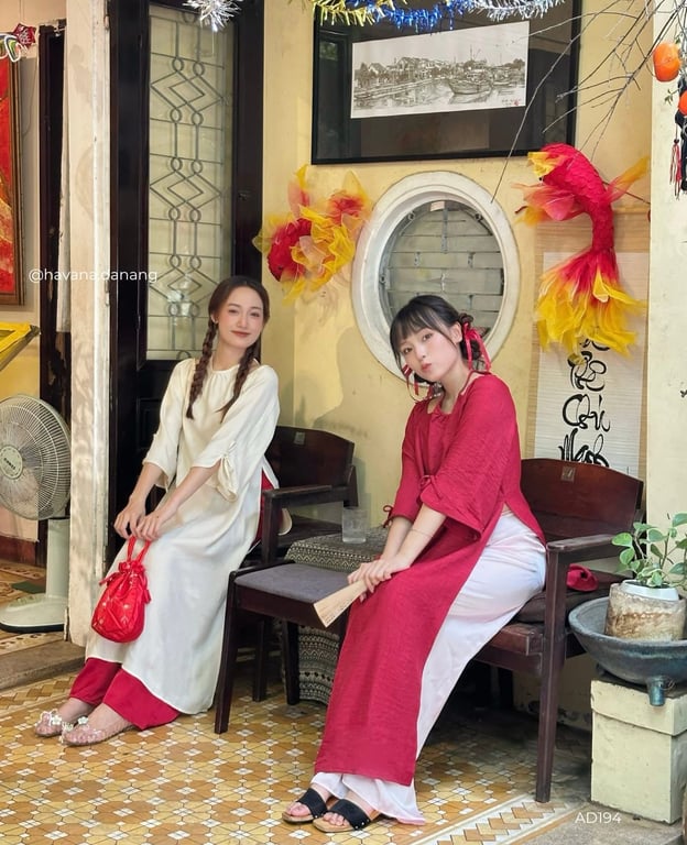 AD HVN cổ yếm Ý Lan kem (có bigsize)