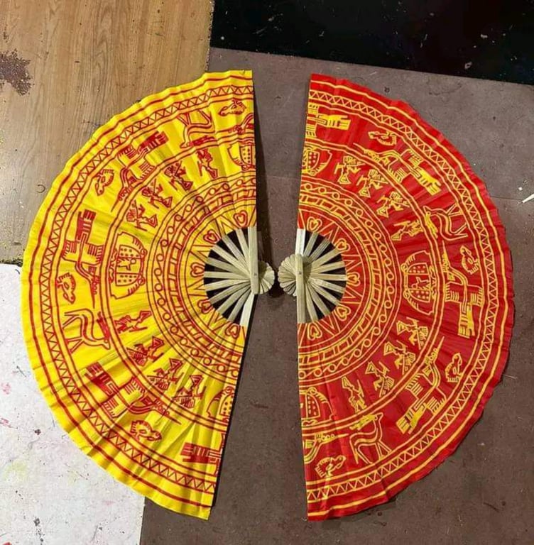 Quạt âu lạc đại màu vàng
