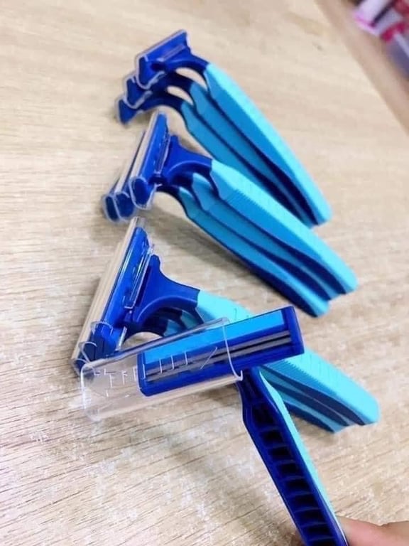 Set 10 dao cạo râu 3 lưỡi Balea Men