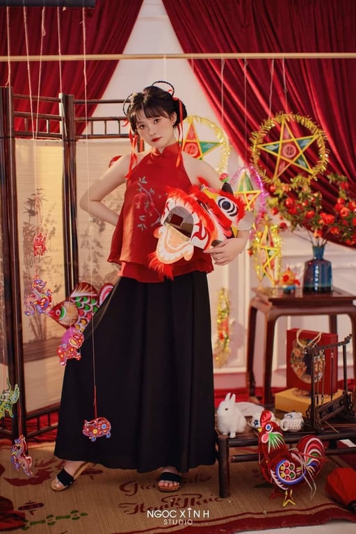 Set yếm lựu lụa đỏ