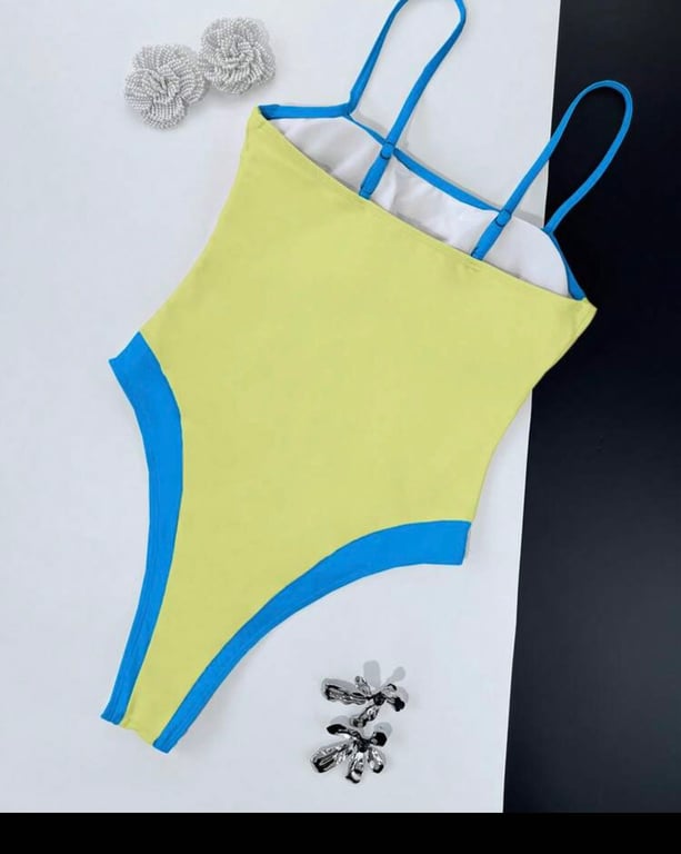 Bikini vàng suit