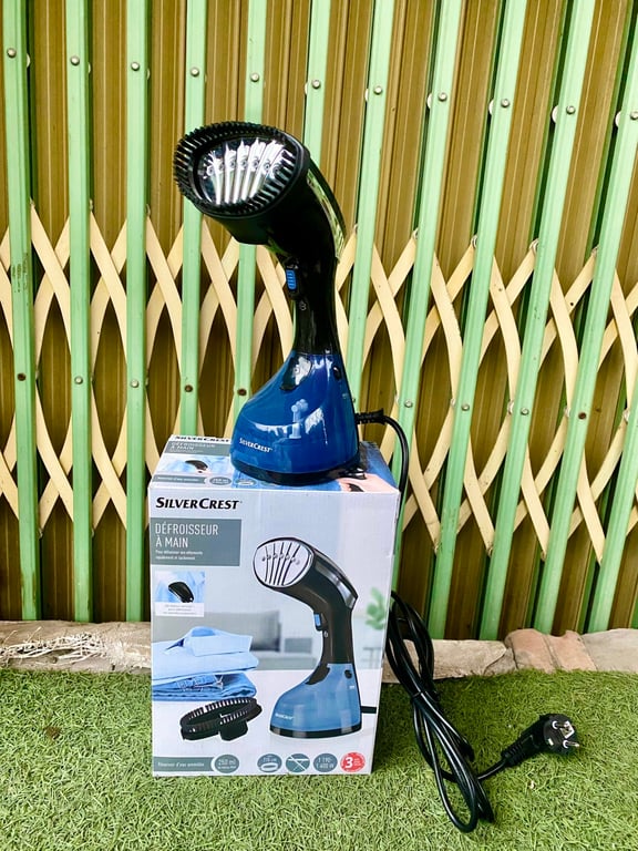 𝐁𝐀̀𝐍 𝐋𝐀̀ 𝐇𝐎̛𝐈 𝐍𝐔̛𝐎̛́𝐂 𝐂𝐀̂̀𝐌 𝐓𝐀𝐘 𝐒𝐈𝐋𝐕𝐄𝐑𝐂𝐑𝐄𝐒𝐓