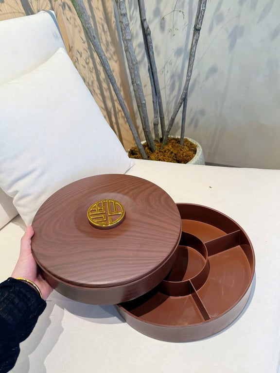 KHAY MỨT TẾT MÈO THẦN TÀI – CHỮ PHÚC – MÀU GỖ SANG TRỌNG