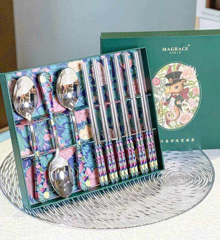 HỘP 6 ĐÔI ĐŨA + 6 THÌA PHỞ MAGRACE