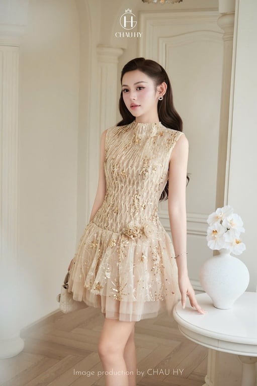 Váy ren yếm xoè