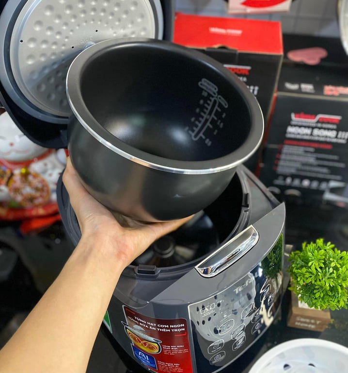 Nồi cơm điện tử Tefal 1.8 lít RK736B68