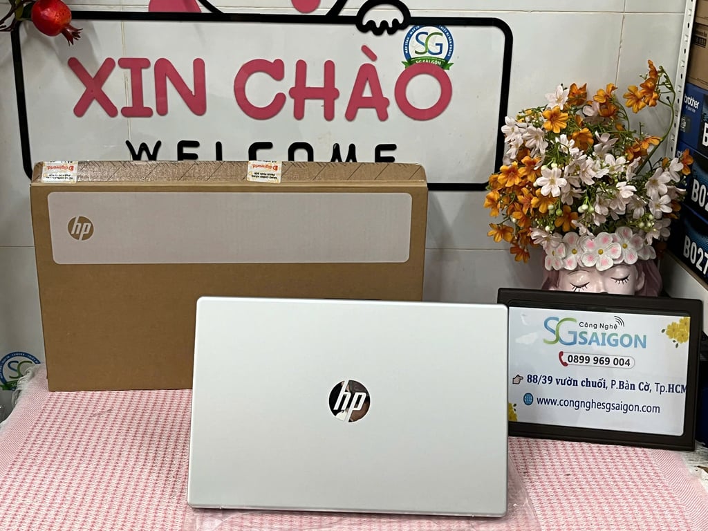 Laptop HP 14-ep1012TU D72CPPA