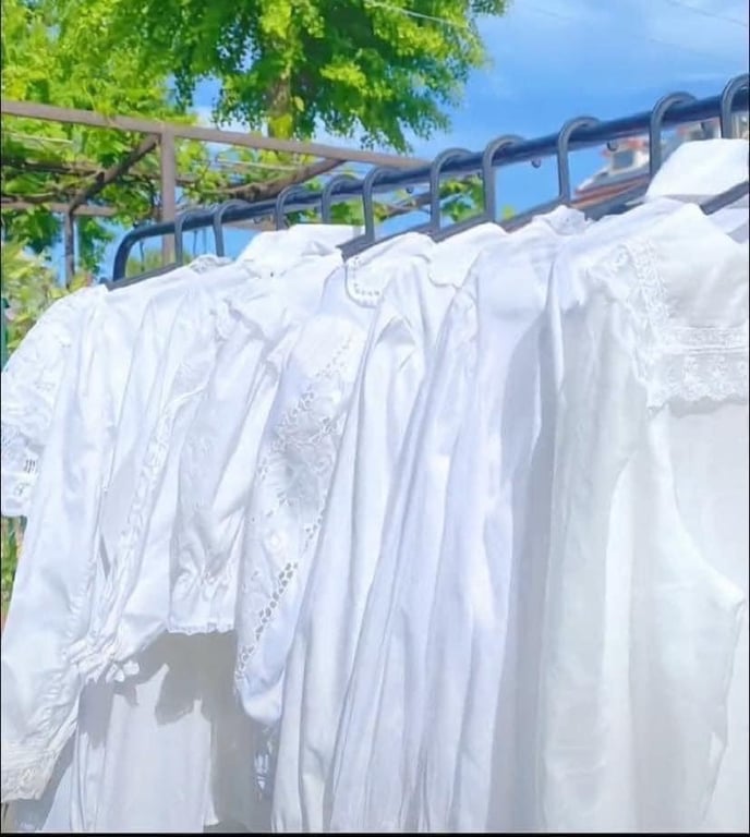 Nước tẩy trắng quần áo Rocket 600ml Nhật