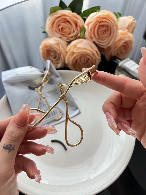 COMBO 2 KẸP MI CLE DE PEAU BEAUTE TẶNG KÈM MIẾNG ĐỆM MI