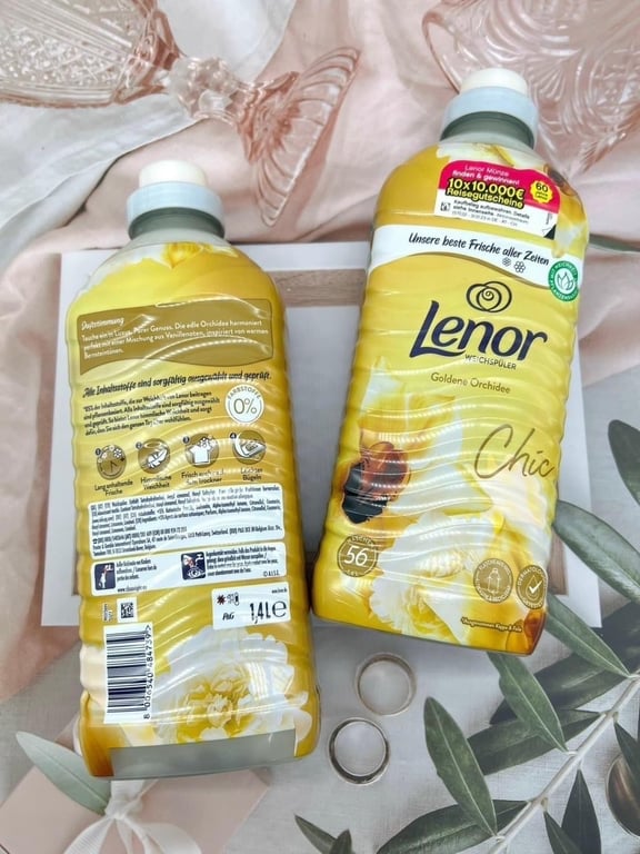 Nước xả vải cao cấp Lenor hương Hoàng Lan – Chai 1.4L