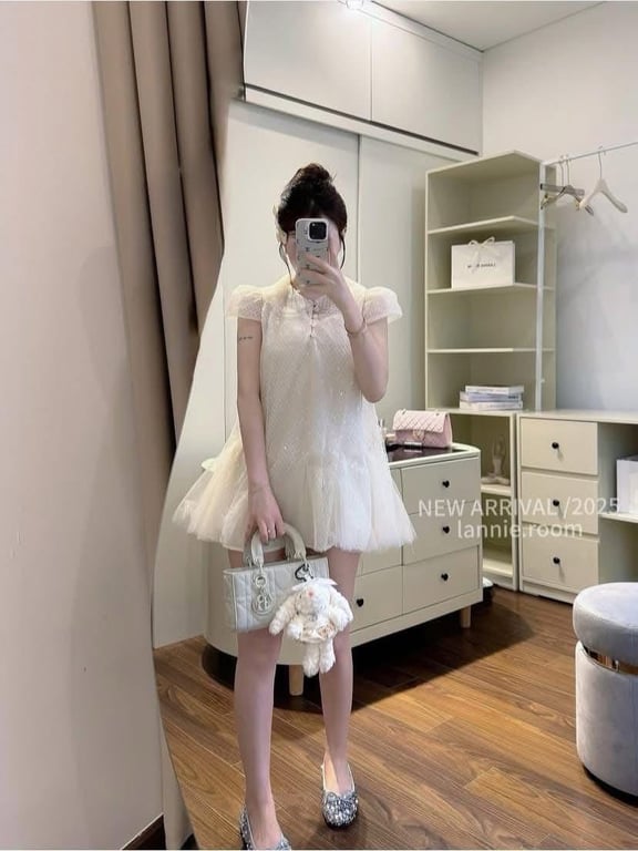 Váy bbd kem blingbling kèm váy 2 dây